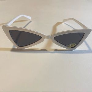 White plastic triangle lens sunglasses gray lens, H 1 1/2” x W 2” NWOT